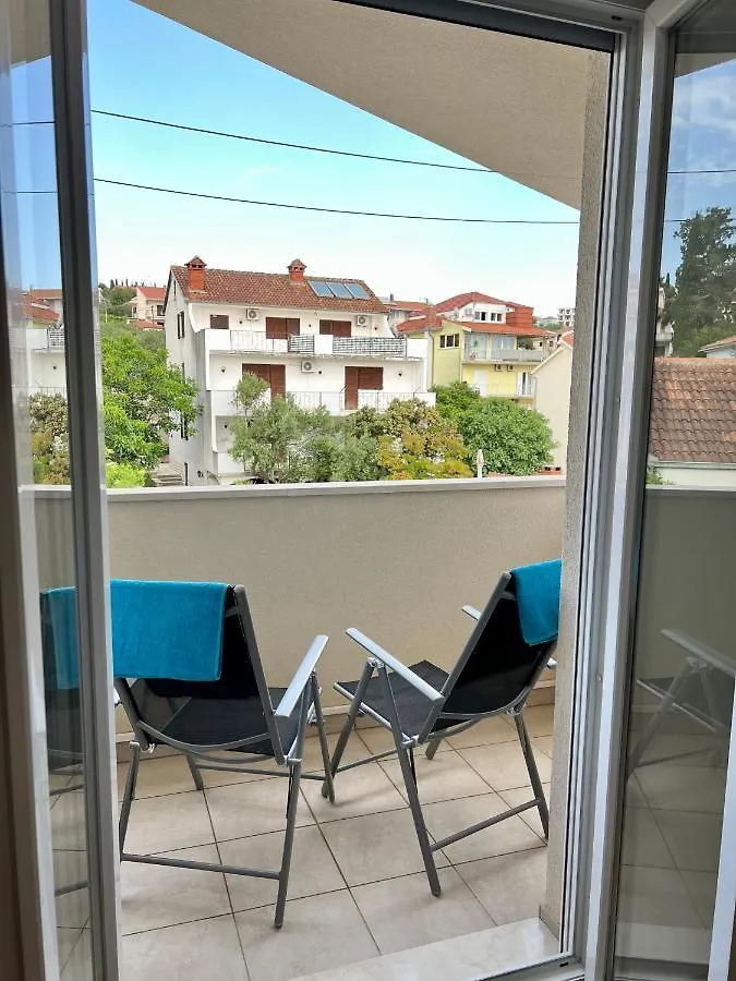 Penthouse Apartment Lux With A Panoramic View, Located On The Beachfront Of Ciovo-Traù